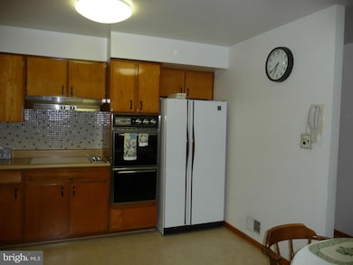 7606 Babikow Rd, Rosedale, MD 21237 - photo 4