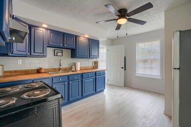 17-web-or-mls-860 Colton Rd (29)