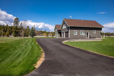 Front Exterior/Driveway