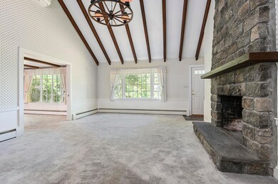 005-photo-living-room-7331976