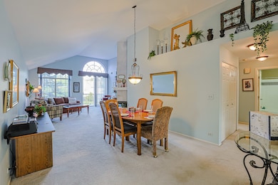 342 Ashford Cir unit 2, Bartlett, IL 60103 - photo 5