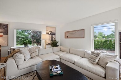 255 Southfield Rd unit 1, Birmingham, MI 48009 - photo 3