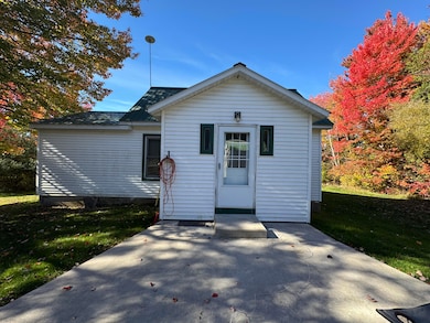 3584 S Westshore Dr, Sault Sainte Marie, MI 49783 - photo 2