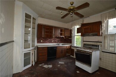 116 Custer Ave, Vandergrift, PA 15690 - photo 3