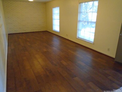 15047 Antonio Dr unit NO. 6, Helotes, TX 78023 - photo 5