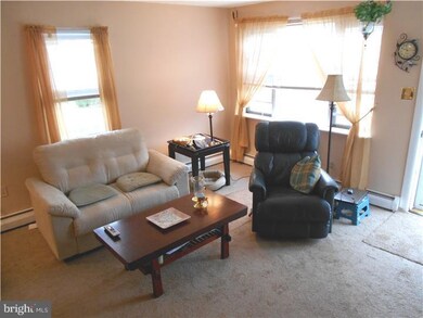 135 Windsor Ave, Upper Darby, PA 19082 - photo 2