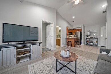 14 Crestview Cir unit 161, Londonderry, NH 03053 - photo 5