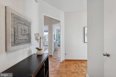 The Potomac Plaza Co-op unit 903, Washington, DC 20037 - photo 6