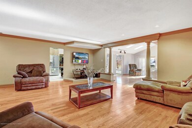 06-Family Room