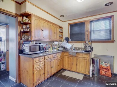 142 Carolina Ave, Irvington, NJ 07111 - photo 7