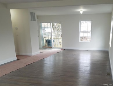 0 Pinewood Dr unit KEY867819, Shirley, NY 11967 - photo 3