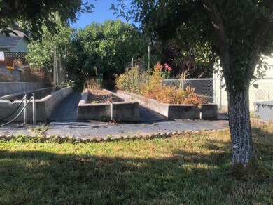 515 NW Lynel Ct, Grants Pass, OR 97526 - photo 4