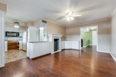 6035 Sandhurst Ln unit B, Dallas, TX 75206 - photo 4