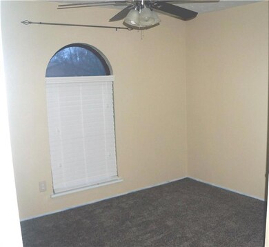 7404 Sandhurst Ln S, North Richland Hills, TX 76182 - photo 7