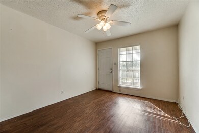 106 E Cedar St unit 12, Arlington, TX 76011 - photo 6