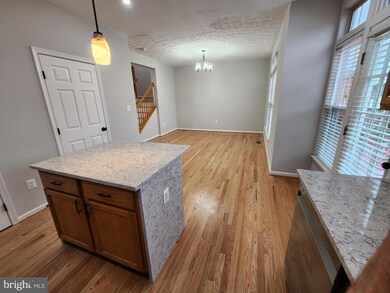 8302 Lyndhurst St, Laurel, MD 20724 - photo 5