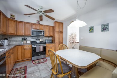 61 Higgins Rd-19