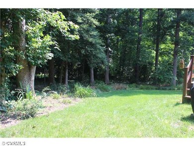 Yard/Garden - Very private wooded rear yard