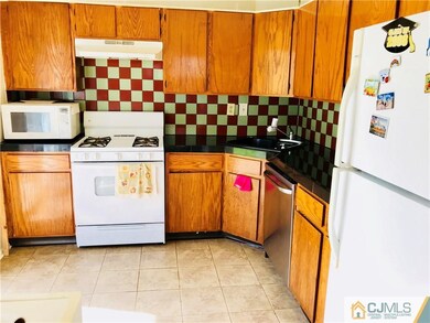 129 Lindsey Ct unit 25D, Franklin Park, NJ 08823 - photo 6