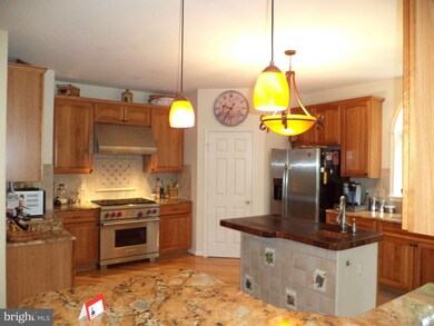 3901 Stonegate Ct, White Plains, MD 20695 - photo 2