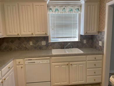 1161 Garden Park Cir, Tyler, TX 75703 - photo 7