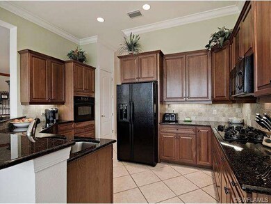 OPEN UPGRADED KITCHEN