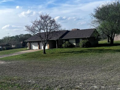 2102 Hill Top Cir, Weatherford, TX 76085 - photo 3