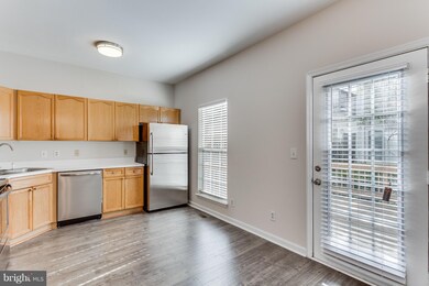 15665 Viewpoint Cir, Dumfries, VA 22025 - photo 6