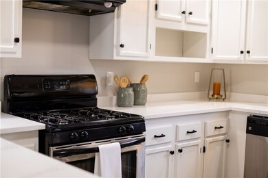 213 Pavilion Ave, Providence, RI 02905 - photo 2