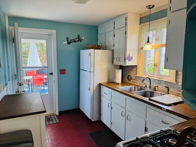 5 Massasoit St, Teaticket, MA 02536 - photo 5