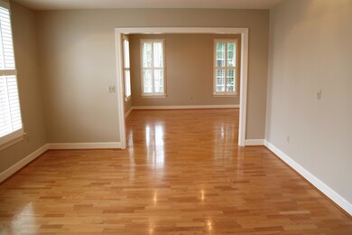 41 Oliver Ct Dining Room