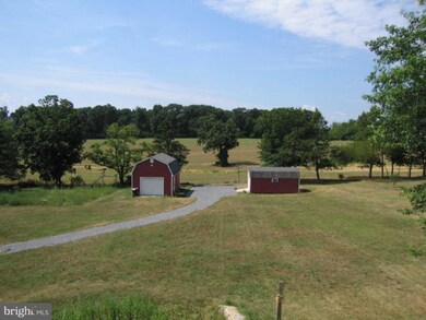 4696 Heckman Dr, Saint Thomas, PA 17252 - photo 2