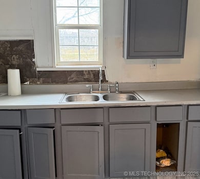 730 W 8th St, Ada, OK 74820 - photo 5