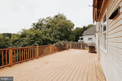 37 Sycamore Dr, Reading, PA 19606 - photo 4