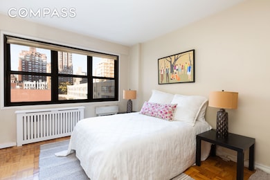 The Eastmore unit 6R, New York, NY 10021 - photo 2