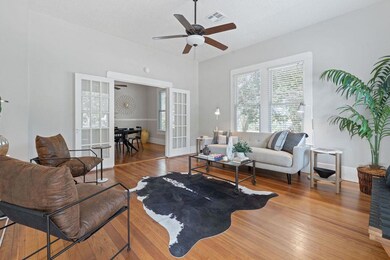 909 Hudgins St, Smithville, TX 78957 - photo 3