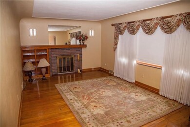 Living room with Gas fireplace