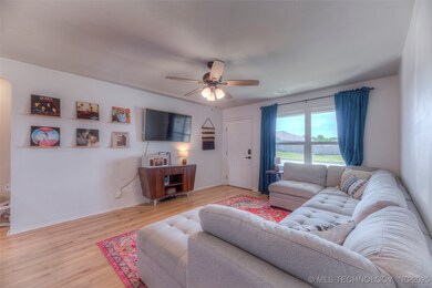 10195 E Kathy St, Claremore, OK 74019 - photo 3