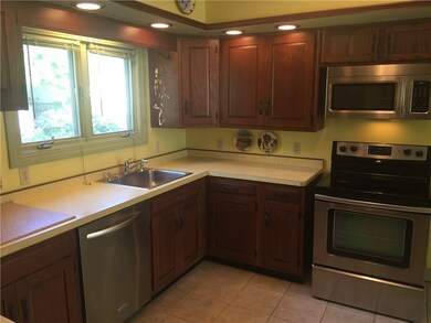 327 Strathmore Ave, Erie, PA 16505 - photo 6