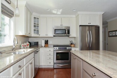 21 Pine St unit 4-B, North Falmouth, MA 02556 - photo 2