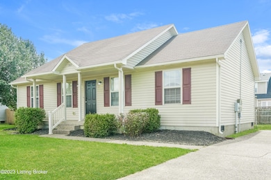 203 Pagoda Ct, Shepherdsville, KY 40165 - photo 2