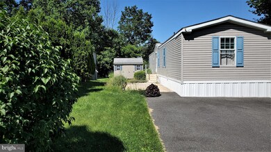 315 Ashford Ln, Hereford, PA 18056 - photo 4