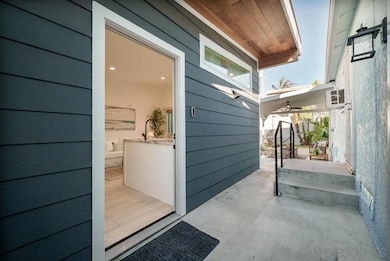 1656 Pacific Beach Dr unit B, San Diego, CA 92109 - photo 7