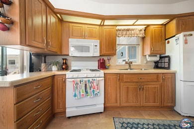 1716 Sunbeam Lake Dr unit 246, El Centro, CA 92243 - photo 4