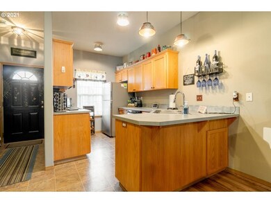 609 Hampton Ln, Newberg, OR 97132 - photo 5