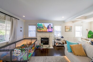 39 Hale St, Newton Upper Falls, MA 02464 - photo 5