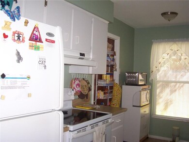 5433 Genevieve Cir, Zephyrhills, FL 33542 - photo 7