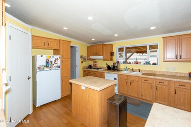 1375 W Curtis Ranch Rd, Paulden, AZ 86334 - photo 4