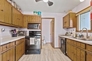 W144N4821 Stone Dr, Menomonee Falls, WI 53051 - photo 6