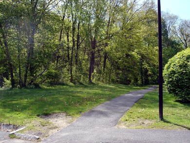 170 E Hadley Rd unit 105, Amherst, MA 01002 - photo 3